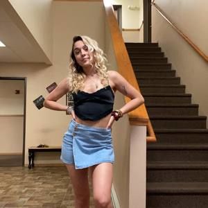 Meet your Posher, Abigail